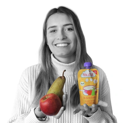Aline mit Quetschie in der hand